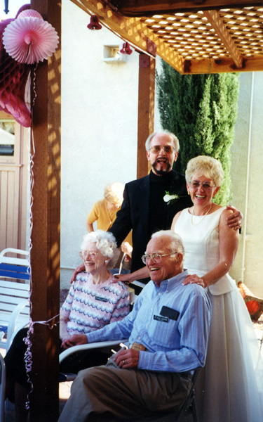 2000-0317 - Gladys-Paul-Jodi-John Cox newlyweds